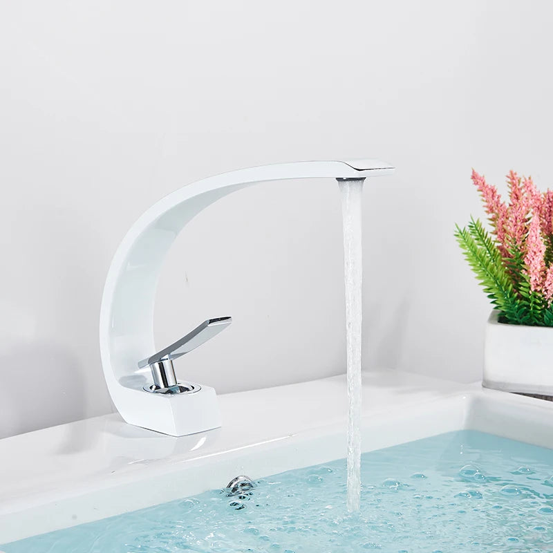 Grifo de lavabo muy actual, no lo dejes escapar