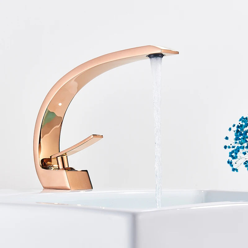 Grifo de lavabo muy actual, no lo dejes escapar