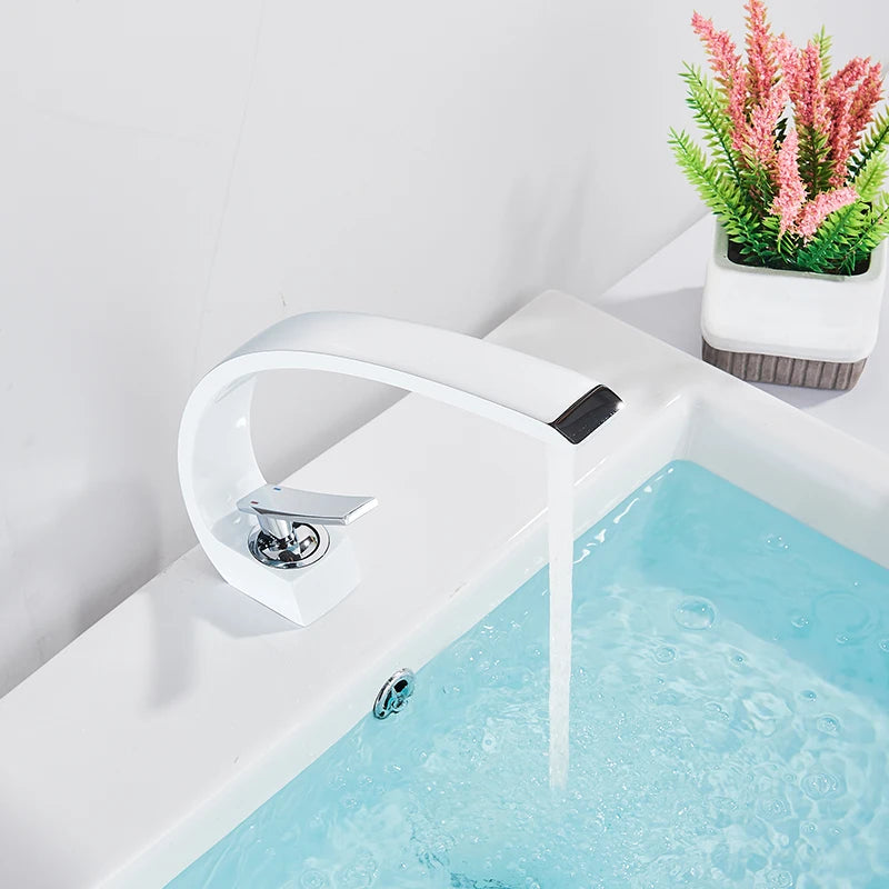 Grifo de lavabo muy actual, no lo dejes escapar