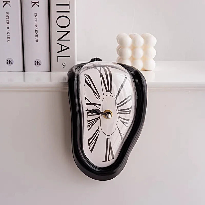 Reloj de pared surrealista