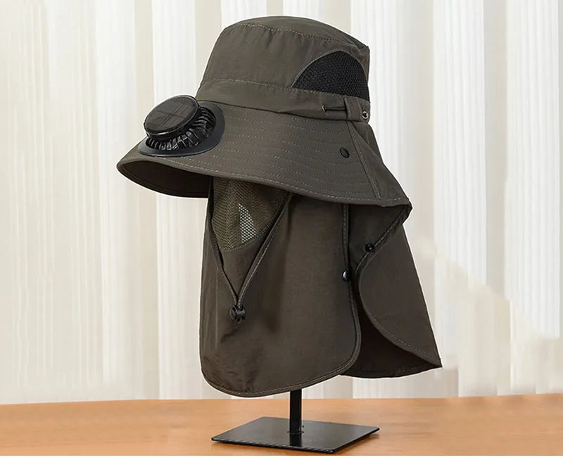 Gorra con ventilador solar (carga USB), ala ancha, protección UV y cubrenuca; transpirable e ideal para actividades al aire libre en verano.