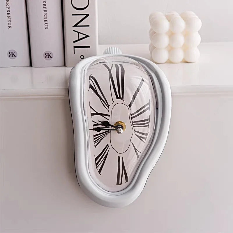Reloj de pared surrealista