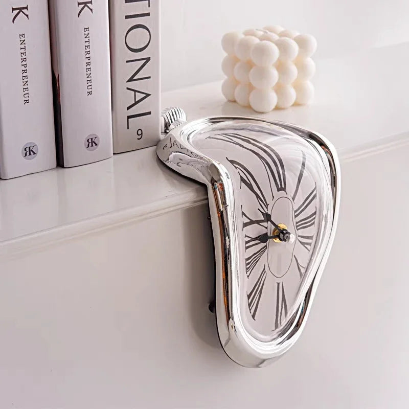 Reloj de pared surrealista