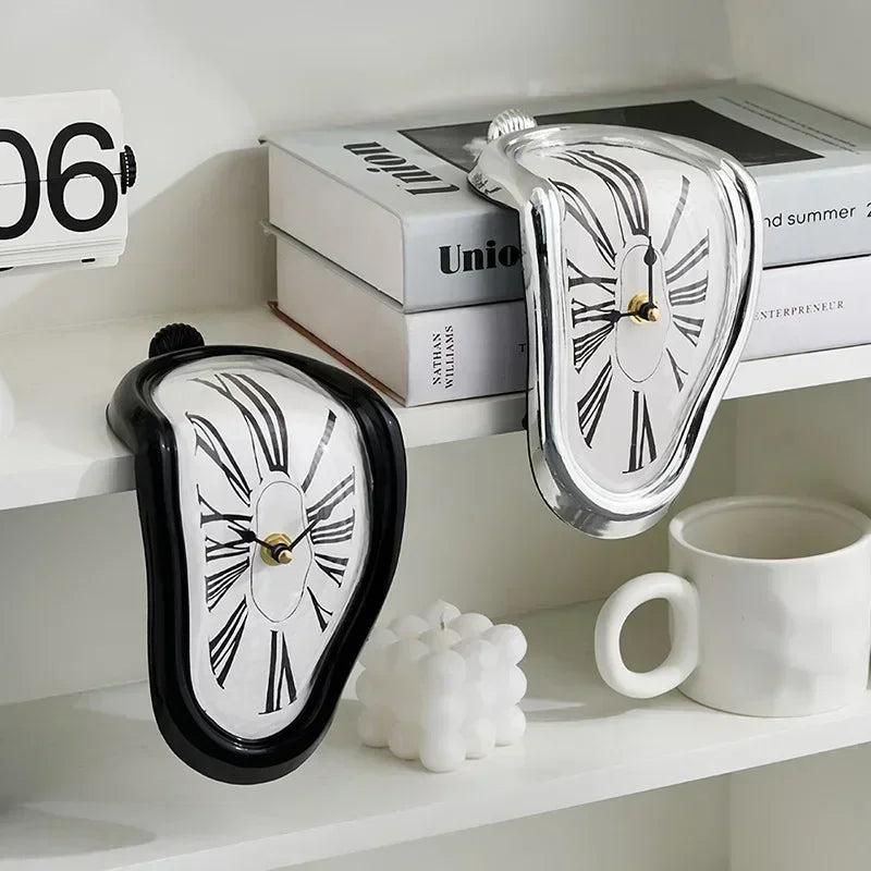 Reloj de pared surrealista