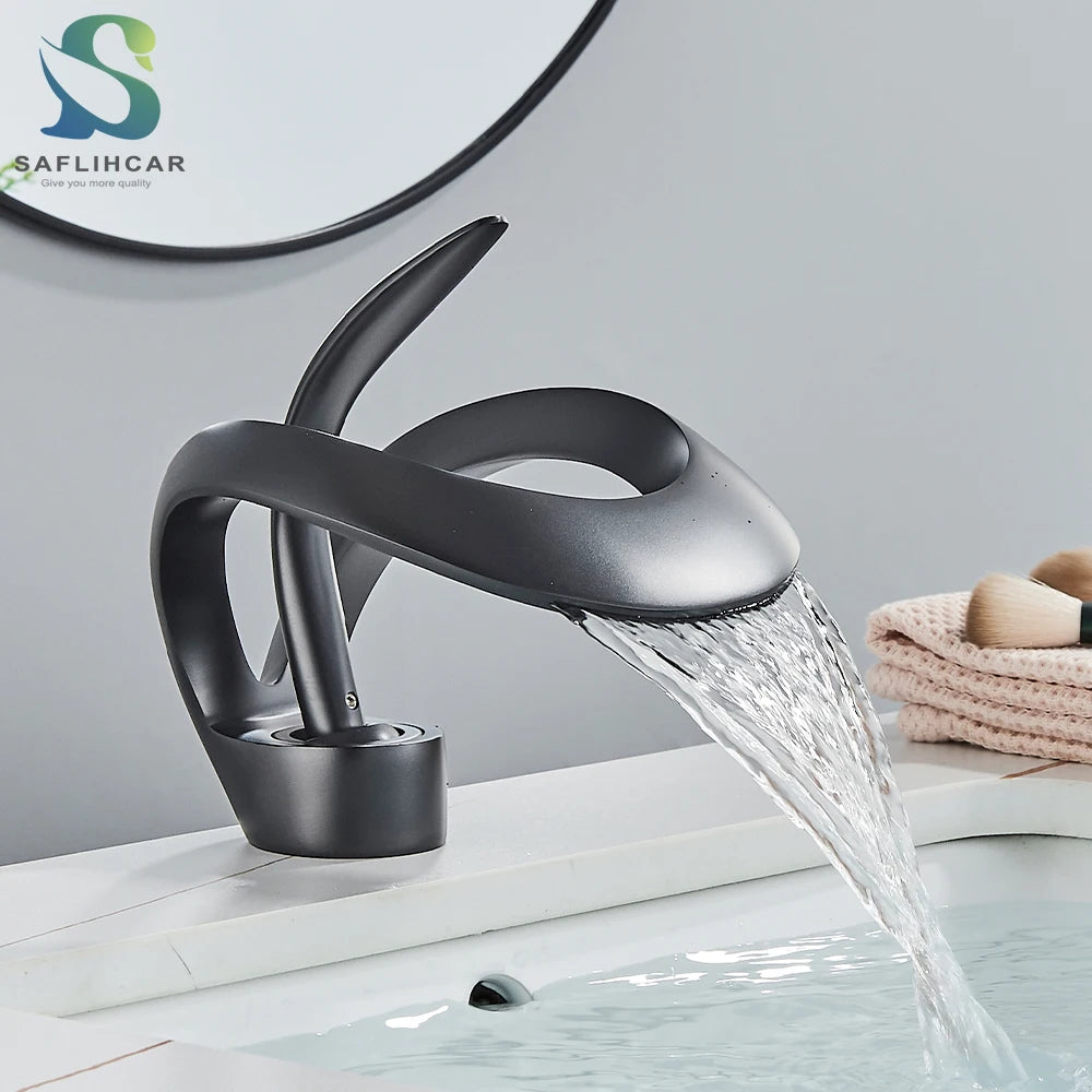 Grifo de lavabo de baño dorado, grifo monomando de latón con cascada, mezclador de agua fría y caliente, nuevo estilo
