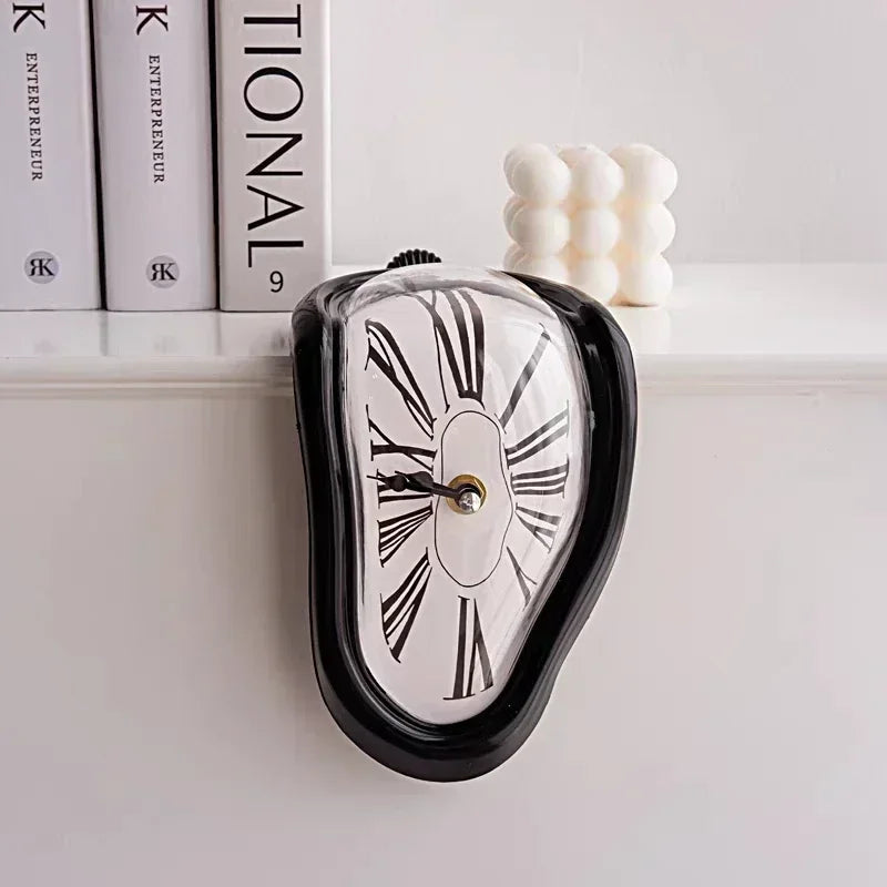 Reloj de pared surrealista