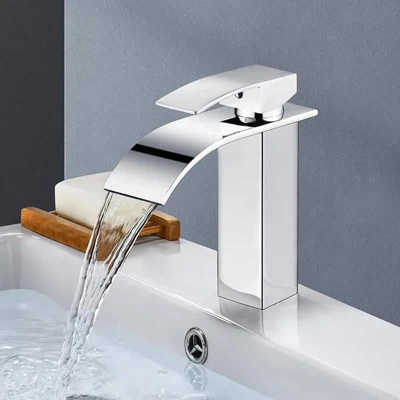 Grifo de acero inoxidable con cascada y tubería de agua fría y caliente, baño, cocina y hogar.